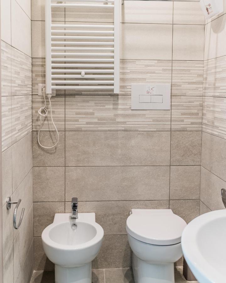 Naples & Love Rooms Наполи Екстериор снимка