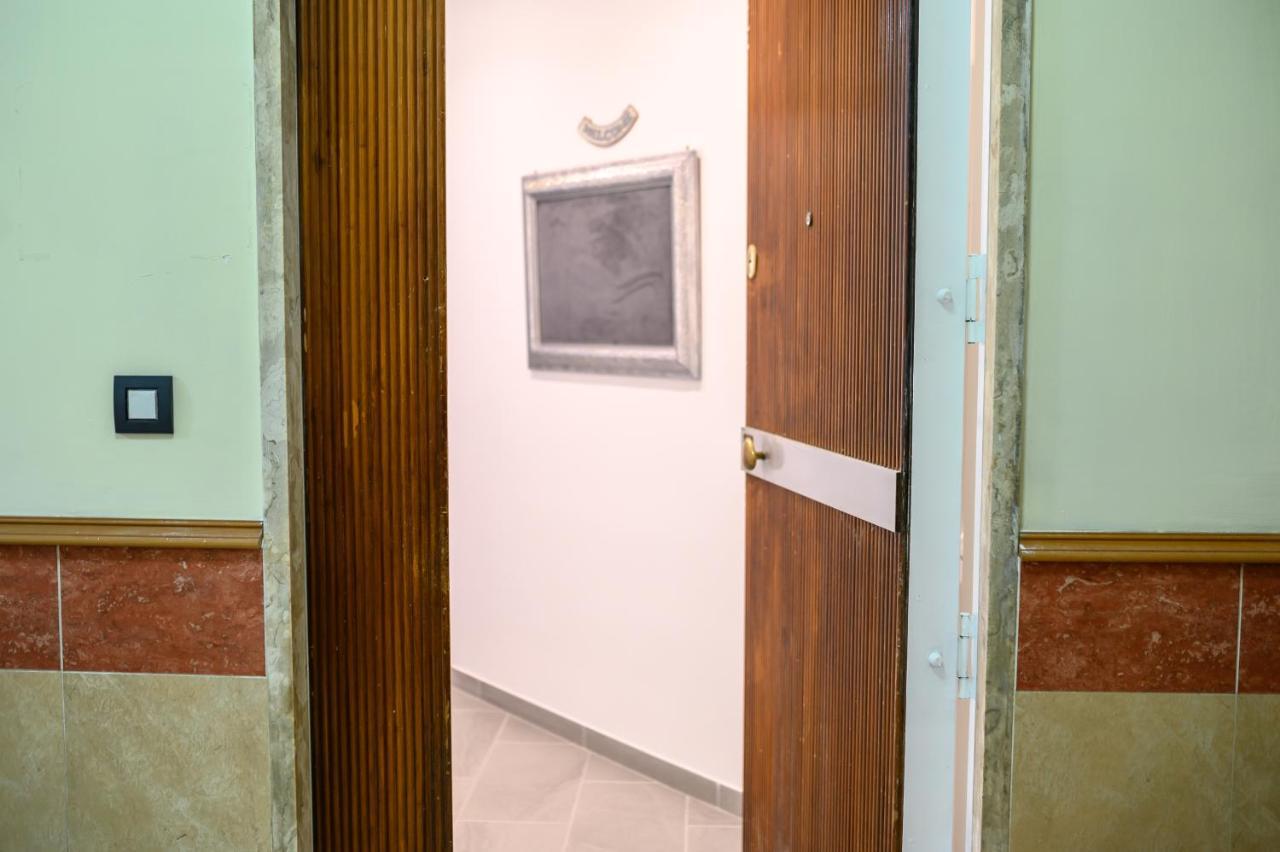 Naples & Love Rooms Наполи Екстериор снимка